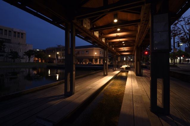 片山津温泉 足湯えんがわ 夜