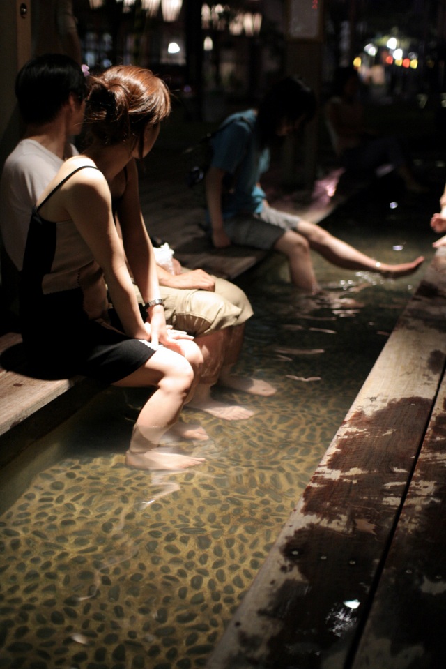 片山津温泉 足湯えんがわ 夜