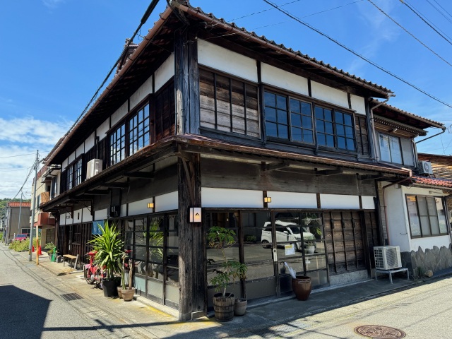 FUZON KAGA Gallery and Bar（旧名称：工芸空間　FAISONS（フゾン））